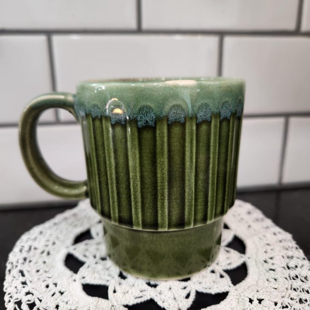 Vintage Avocado Green 1970s Retro Embossed Linear Drip Design Stacking Ceramic M - Picture 4 of 7